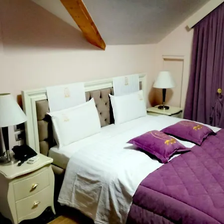 Lux De Paris 4* Tirana