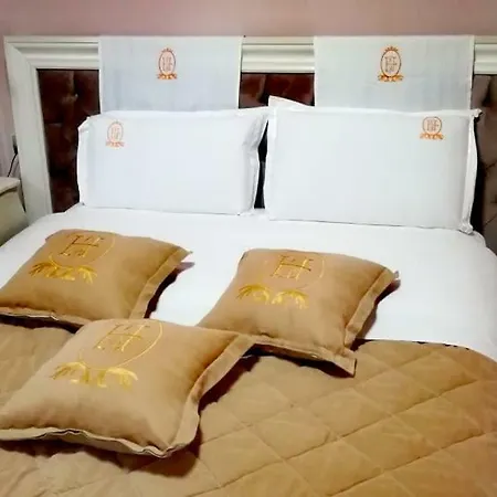 Lux De Paris 4*